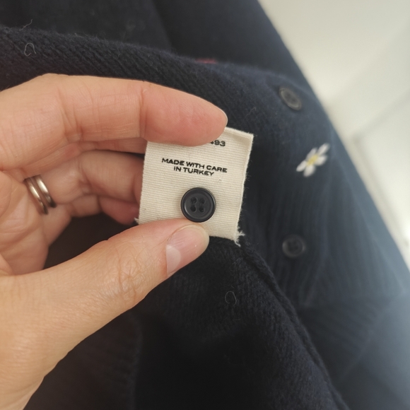 DÔEN Cashmere Scoop Neck Sweater - Picture 6 of 7